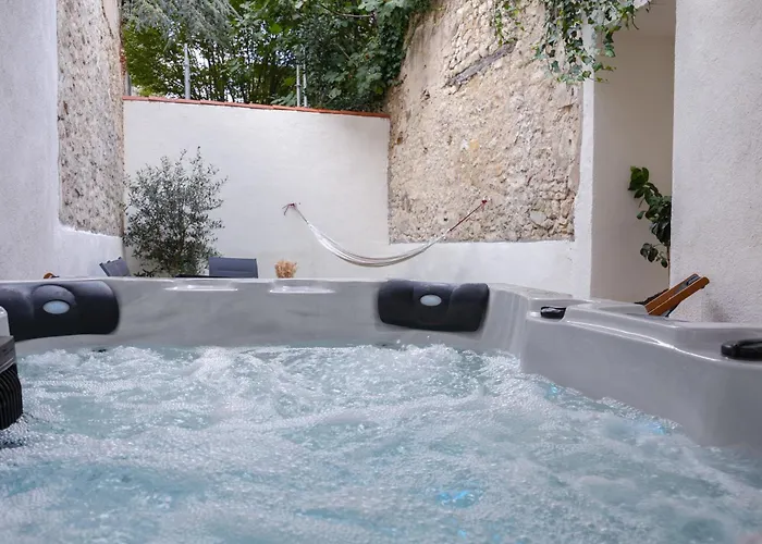 Nyaraló La Romance A Bulles En Hyper Centre